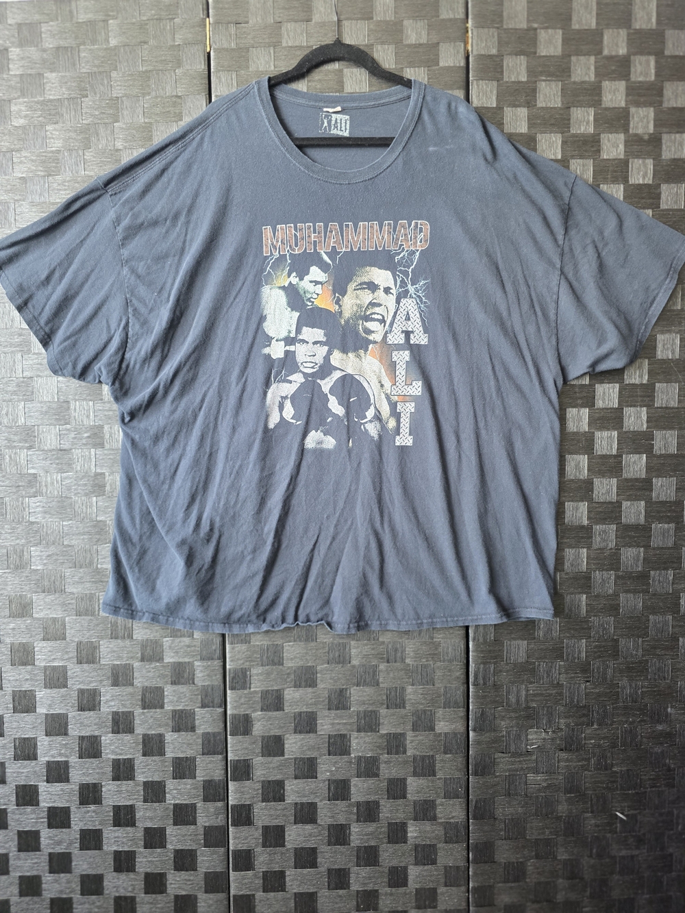 Officially Licensed Muhammad Ali Graphic Tee 2X
